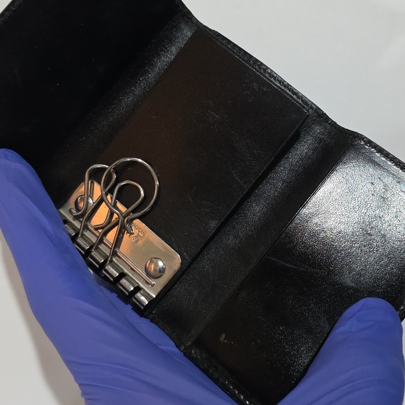 Gucci Vintage Black Leather 6-Key Holder Case – Classic Luxury Accessory 3.5x2.5 - Picture 14 of 14